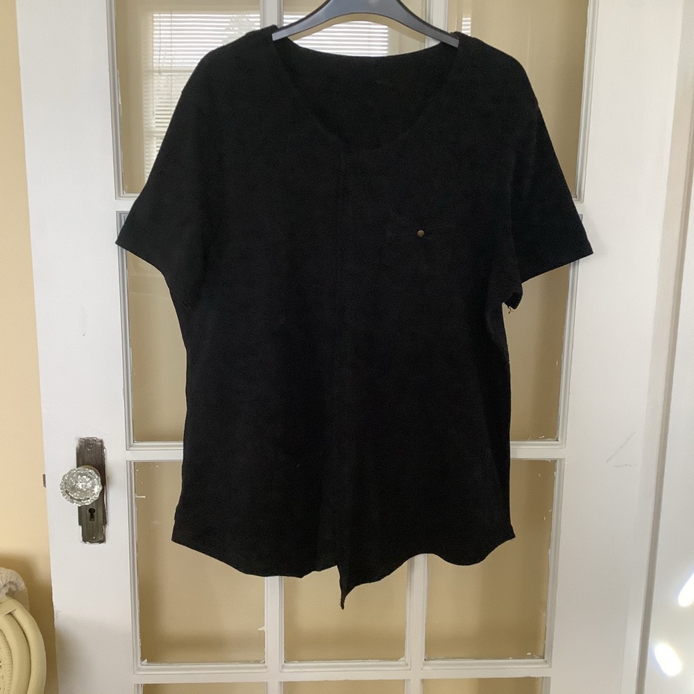 Woman’s short sleeve t shirt